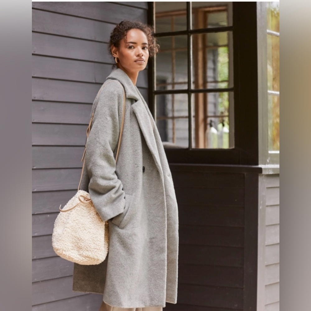 The White Company Sherpa Borg Crossbody Bucket Bag - Picture 3 of 13